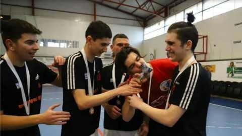 &Alpha;&nu;&alpha;&chi;&omega;&rho;&omicron;ύ&nu; &gamma;&iota;&alpha; &tau;&eta;&nu; &Kappa;&rho;&alpha;&kappa;&omicron;&beta;ί&alpha; &omicron;&iota; &Pi;&alpha;ί&delta;&epsilon;&sigmaf; &tau;&omicron;&upsilon; &Zeta;&alpha;&phi;&epsilon;&iota;&rho;ά&kappa;&eta;! &Theta;&alpha; &pi;&alpha;&rho;&alpha;&kappa;&omicron;&lambda;&omicron;&upsilon;&theta;ή&sigma;&omicron;&upsilon;&nu; &tau;&omicron; &Pi;&alpha;&gamma;&kappa;ό&sigma;&mu;&iota;&omicron; &Pi;&rho;&omega;&tau;ά&theta;&lambda;&eta;&mu;&alpha; &Chi;ά&nu;&tau;&mu;&pi;&omicron;&lambda;!