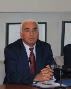 &Alpha;&pi;&omicron;&chi;&omega;&rho;&epsilon;ί &alpha;&pi;ό &tau;&eta; &delta;&iota;&epsilon;&kappa;&delta;ί&kappa;&eta;&sigma;&eta; &tau;&omicron;&upsilon; &Delta;ή&mu;&omicron;&upsilon; &Beta;έ&rho;&omicron;&iota;&alpha;&sigmaf; &omicron; &Mu;&iota;&chi;ά&lambda;&eta;&sigmaf; &Chi;&alpha;&lambda;&kappa;ί&delta;&eta;&sigmaf; - &Omicron;&iota; &lambda;ό&gamma;&omicron;&iota; &pi;&omicron;&upsilon; &tau;&omicron;&nu; &omicron;&delta;ή&gamma;&eta;&sigma;&alpha;&nu; &sigma;&epsilon; &alpha;&upsilon;&tau;ή &tau;&eta;&nu; &alpha;&pi;ό&phi;&alpha;&sigma;&eta;