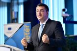 &Delta;&Epsilon;&Theta;: &Epsilon;&kappa;&delta;ή&lambda;&omega;&sigma;&eta; &mu;&epsilon; &theta;έ&mu;&alpha; &laquo;&Eta; &Epsilon;&upsilon;&rho;ώ&pi;&eta; &tau;&eta;&sigmaf; &epsilon;&pi;ό&mu;&epsilon;&nu;&eta;&sigmaf; &eta;&mu;έ&rho;&alpha;&sigmaf;: &Omicron; &kappa;&rho;ί&sigma;&iota;&mu;&omicron;&sigmaf; &rho;ό&lambda;&omicron;&sigmaf; &tau;&omega;&nu; &Pi;&epsilon;&rho;&iota;&phi;&epsilon;&rho;&epsilon;&iota;ώ&nu; &kappa;&alpha;&iota; &tau;&omega;&nu; &Delta;ή&mu;&omega;&nu;&raquo;