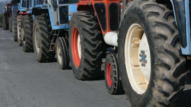 &Sigma;&upsilon;&lambda;&lambda;&alpha;&lambda;&eta;&tau;ή&rho;&iota;&omicron; &mu;&epsilon; &tau;&rho;&alpha;&kappa;&tau;έ&rho; &alpha;&pi;ό &tau;&omicron;&upsilon;&sigmaf; &chi;&alpha;&lambda;&alpha;&zeta;ό&pi;&lambda;&eta;&kappa;&tau;&omicron;&upsilon;&sigmaf; &alpha;&gamma;&rho;ό&tau;&epsilon;&sigmaf; &sigma;&tau;&omicron;&nu; &Tau;ύ&rho;&nu;&alpha;&beta;&omicron;