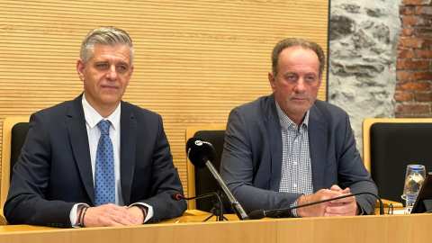 &Rho;&upsilon;&zeta;&omicron;&kappa;&alpha;&lambda;&lambda;&iota;έ&rho;&gamma;&epsilon;&iota;&alpha;: 3+3 &pi;&rho;&omicron;&tau;ά&sigma;&epsilon;&iota;&sigmaf; &alpha;&pi;ό &tau;&eta;&nu; &Pi;&Kappa;&Mu; &gamma;&iota;&alpha; &nu;&alpha; &mu;&pi;&epsilon;&iota; &phi;&rho;&alpha;&gamma;&mu;ό&sigmaf; &sigma;&tau;&eta;&nu; &omicron;&iota;&kappa;&omicron;&nu;&omicron;&mu;&iota;&kappa;ή &alpha;&sigma;&phi;&upsilon;&xi;ί&alpha; &kappa;&alpha;&iota; &tau;&eta;&nu; &epsilon;&rho;&eta;&mu;&omicron;&pi;oί&eta;&sigma;&eta; &tau;&omega;&nu; &omicron;&rho;&upsilon;&zeta;ώ&nu;&omega;&nu;