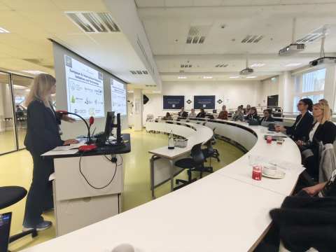 &Tau;&omicron; &Pi;&epsilon;&rho;&iota;&phi;&epsilon;&rho;&epsilon;&iota;&alpha;&kappa;ό &Tau;&alpha;&mu;&epsilon;ί&omicron; &Alpha;&nu;ά&pi;&tau;&upsilon;&xi;&eta;&sigmaf; &Kappa;&epsilon;&nu;&tau;&rho;&iota;&kappa;ή&sigmaf; &Mu;&alpha;&kappa;&epsilon;&delta;&omicron;&nu;ί&alpha;&sigmaf; &sigma;&tau;&omicron; &delta;&iota;&epsilon;&theta;&nu;έ&sigmaf; &sigma;&upsilon;&nu;έ&delta;&rho;&iota;&omicron; 'Smart Cities in Smart Regions 2026'