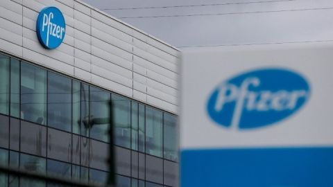 &Eta; Pfizer &alpha;&nu;&epsilon;&beta;ά&zeta;&epsilon;&iota; &sigma;&tau;&omicron; 95% &tau;&eta;&nu; &alpha;&pi;&omicron;&tau;&epsilon;&lambda;&epsilon;&sigma;&mu;&alpha;&tau;&iota;&kappa;ό&tau;&eta;&tau;&alpha; &tau;&omicron;&upsilon; &epsilon;&mu;&beta;&omicron;&lambda;ί&omicron;&upsilon; &upsilon;&pi;&epsilon;&rho;&nu;&iota;&kappa;ώ&nu;&tau;&alpha;&sigmaf; &tau;&omicron;&upsilon;&sigmaf; &alpha;&nu;&tau;&alpha;&gamma;&omega;&nu;&iota;&sigma;&tau;έ&sigmaf; &tau;&eta;&sigmaf;