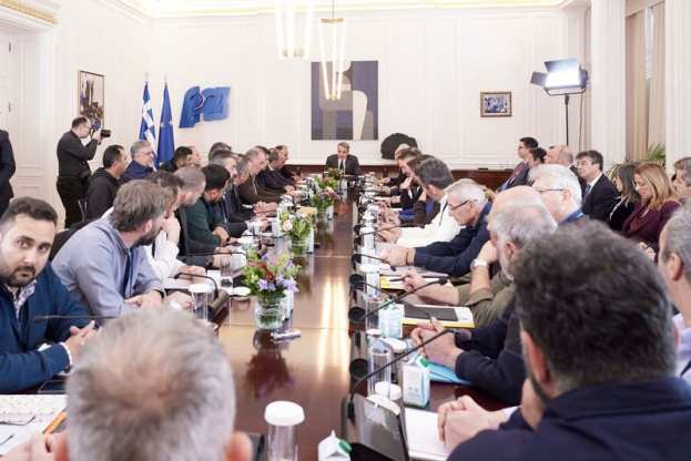 &Tau;&sigma;&iota;ά&rho;&alpha;&sigmaf;: &Epsilon;ί&chi;&alpha;&mu;&epsilon; &mu;&iota;&alpha; &alpha;&nu;&alpha;&lambda;&upsilon;&tau;&iota;&kappa;ή, &epsilon;&iota;&lambda;&iota;&kappa;&rho;&iota;&nu;ή &kappa;&alpha;&iota; &pi;&alpha;&rho;&alpha;&gamma;&omega;&gamma;&iota;&kappa;ή &sigma;&upsilon;&zeta;ή&tau;&eta;&sigma;&eta; - &Epsilon;ύ&chi;&omicron;&mu;&alpha;&iota; &kappa;&iota; &epsilon;&lambda;&pi;ί&zeta;&omega; &nu;&alpha; &pi;&rho;&upsilon;&tau;&alpha;&nu;&epsilon;ύ&sigma;&epsilon;&iota; &eta; &lambda;&omicron;&gamma;&iota;&kappa;ή