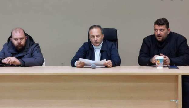 &Omicron;&iota; &alpha;&gamma;&rho;ό&tau;&epsilon;&sigmaf; &sigma;&tau;&omicron; &Mu;&alpha;&kappa;&rho;&omicron;&chi;ώ&rho;&iota; &alpha;&pi;&omicron;&phi;ά&sigma;&iota;&sigma;&alpha;&nu;: &Pi;&alpha;&rho;ά&sigma;&tau;&alpha;&sigma;&eta; &delta;&iota;&alpha;&mu;&alpha;&rho;&tau;&upsilon;&rho;ί&alpha;&sigmaf; &sigma;&tau;&omicron;&nu; &Epsilon;&Lambda;&Gamma;&Alpha; &kappa;&alpha;&iota; &delta;&upsilon;&nu;&alpha;&mu;&iota;&kappa;έ&sigmaf; &kappa;&iota;&nu;&eta;&tau;&omicron;&pi;&omicron;&iota;ή&sigma;&epsilon;&iota;&sigmaf; &alpha;&nu; &delta;&epsilon;&nu; &iota;&kappa;&alpha;&nu;&omicron;&pi;&omicron;&iota;&eta;&theta;&omicron;ύ&nu;