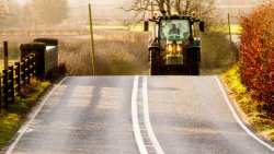 &Pi;&omicron;&lambda;&epsilon;&mu;&omicron;&epsilon;&nu;&iota;&sigma;&chi;ύ&sigma;&epsilon;&iota;&sigmaf; &sigma;&epsilon; &Kappa;ύ&pi;&rho;&iota;&omicron;&upsilon;&sigmaf; &pi;&alpha;&rho;&alpha;&gamma;&omega;&gamma;&omicron;ύ&sigmaf; - &Omicron;&iota; έ&lambda;&lambda;&eta;&nu;&epsilon;&sigmaf; &alpha;&gamma;&rho;ό&tau;&epsilon;&sigmaf;....&sigma;&tau;&eta;&nu; &alpha;&nu;&alpha;&mu;&omicron;&nu;ή