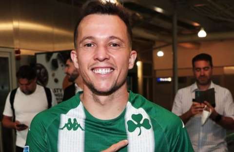 &Sigma;&tau;&eta;&nu; &Alpha;&theta;ή&nu;&alpha; &tau;&omicron; &nu;έ&omicron; &laquo;10&raquo; &tau;&omicron;&upsilon; &Pi;&alpha;&nu;&alpha;&theta;&eta;&nu;&alpha;ϊ&kappa;&omicron;ύ &Mu;&pi;&epsilon;&rho;&nu;ά&rho;