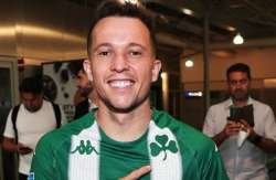 &Sigma;&tau;&eta;&nu; &Alpha;&theta;ή&nu;&alpha; &tau;&omicron; &nu;έ&omicron; &laquo;10&raquo; &tau;&omicron;&upsilon; &Pi;&alpha;&nu;&alpha;&theta;&eta;&nu;&alpha;ϊ&kappa;&omicron;ύ &Mu;&pi;&epsilon;&rho;&nu;ά&rho;