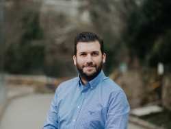 &Mu;ί&alpha; &psi;&eta;&phi;&iota;&alpha;&kappa;ή &pi;&epsilon;&rho;&iota;&beta;&alpha;&lambda;&lambda;&omicron;&nu;&tau;&iota;&kappa;ή &alpha;&sigma;&pi;ί&delta;&alpha; &gamma;&iota;&alpha; &tau;&eta; &Beta;έ&rho;&omicron;&iota;&alpha; &kappa;&alpha;&iota; &tau;&omicron;&upsilon;&sigmaf; &alpha;&gamma;&rho;ό&tau;&epsilon;&sigmaf; &tau;&eta;&sigmaf;