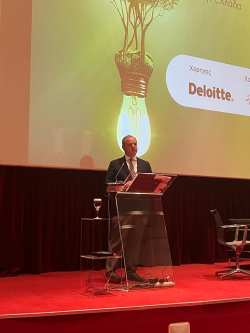 &Sigma;&tau;&eta;&nu; &eta;&mu;&epsilon;&rho;ί&delta;&alpha; &tau;&omicron;&upsilon; &Epsilon;&lambda;&lambda;&eta;&nu;&iota;&kappa;&omicron;ύ &Sigma;&upsilon;&nu;&delta;έ&sigma;&mu;&omicron;&upsilon; &Pi;&alpha;&rho;&alpha;&gamma;&omega;&gamma;ώ&nu; &Beta;&iota;&omicron;&alpha;&epsilon;&rho;ί&omicron;&upsilon; &omicron; &Upsilon;&phi;&Alpha;&Alpha;&Tau;, &Delta;&iota;&omicron;&nu;ύ&sigma;&eta;&sigmaf; &Sigma;&tau;&alpha;&mu;&epsilon;&nu;ί&tau;&eta;&sigmaf;