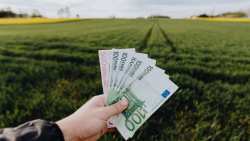 &Upsilon;&Pi;&Alpha;&Alpha;&Tau;: &Epsilon;&pi;&iota;&pi;&lambda;έ&omicron;&nu; &pi;&lambda;&eta;&rho;&omega;&mu;έ&sigmaf; 487,9 &epsilon;&kappa;. &epsilon;&upsilon;&rho;ώ &alpha;&pi;ό &Omicron;&Pi;&Epsilon;&Kappa;&Epsilon;&Pi;&Epsilon; &kappa;&alpha;&iota; &Epsilon;&Lambda;&Gamma;&Alpha;