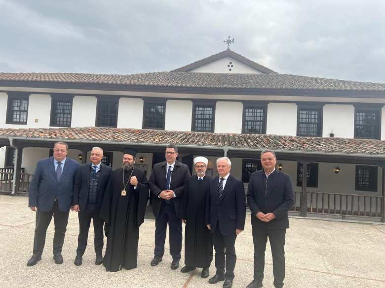 &Omicron; &Gamma;&iota;ά&nu;&nu;&eta;&sigmaf; &Alpha;&nu;&delta;&rho;&iota;&alpha;&nu;ό&sigmaf; &sigma;&tau;&eta;&nu; &Kappa;&omicron;&mu;&omicron;&tau;&eta;&nu;ή &sigma;&tau;&omicron; &pi;&lambda;&alpha;ί&sigma;&iota;&omicron; &kappa;&upsilon;&beta;&epsilon;&rho;&nu;&eta;&tau;&iota;&kappa;&omicron;ύ &kappa;&lambda;&iota;&mu;&alpha;&kappa;ί&omicron;&upsilon; &gamma;&iota;&alpha; &tau;&alpha; &zeta;&eta;&tau;ή&mu;&alpha;&tau;&alpha; &tau;&omicron;&upsilon; &pi;&rho;&omega;&tau;&omicron;&gamma;&epsilon;&nu;&omicron;ύ&sigmaf; &tau;&omicron;&mu;έ&alpha; &kappa;&alpha;&iota; &tau;&eta;&nu; &alpha;&nu;ά&pi;&tau;&upsilon;&xi;&eta; &tau;&eta;&sigmaf; &Rho;&omicron;&delta;ό&pi;&eta;&sigmaf;