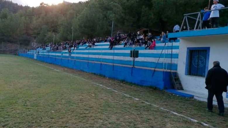 Έ&phi;&upsilon;&gamma;&epsilon; &alpha;&pi;ό &tau;&eta; &zeta;&omega;ή &omicron; 16&chi;&rho;&omicron;&nu;&omicron;&sigmaf; &pi;&omicron;&delta;&omicron;&sigma;&phi;&alpha;&iota;&rho;&iota;&sigma;&tau;ή&sigmaf; &pi;&omicron;&upsilon; &tau;&rho;&alpha;&upsilon;&mu;&alpha;&tau;ί&sigma;&tau;&eta;&kappa;&epsilon; &sigma;&epsilon; &alpha;&gamma;ώ&nu;&alpha; &sigma;&tau;&eta;&nu; &Kappa;&alpha;&beta;ά&lambda;&alpha;