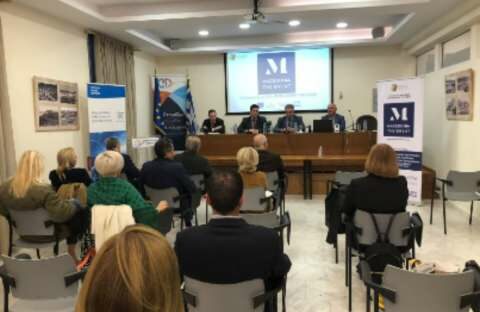 &Tau;&omicron; &Epsilon;&pi;&iota;&mu;&epsilon;&lambda;&eta;&tau;ή&rho;&iota;&omicron; &Kappa;&alpha;&beta;ά&lambda;&alpha;&sigmaf; &kappa;&alpha;&iota; &omicron; &Sigma;&Epsilon;&Beta;&Epsilon; &sigma;&upsilon;&nu;&delta;&iota;&omicron;&rho;&gamma;ά&nu;&omega;&sigma;&alpha;&nu; &epsilon;&kappa;&delta;ή&lambda;&omega;&sigma;&eta; &gamma;&iota;&alpha; &tau;&omicron; &Sigma;&upsilon;&lambda;&lambda;&omicron;&gamma;&iota;&kappa;ό &Mu;&alpha;&kappa;&epsilon;&delta;&omicron;&nu;&iota;&kappa;ό &Sigma;ή&mu;&alpha; &ldquo;M MACEDONIA THE GREAT&rdquo;