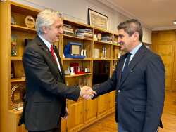 &Sigma;&upsilon;&nu;ά&nu;&tau;&eta;&sigma;&eta; &Lambda;&epsilon;&upsilon;&tau;έ&rho;&eta; &Alpha;&upsilon;&gamma;&epsilon;&nu;ά&kappa;&eta; &mu;&epsilon; &tau;&omicron;&nu; &Tau;&omicron;ύ&rho;&kappa;&omicron; &Pi;&rho;&epsilon;&sigma;&beta;&epsilon;&upsilon;&tau;ή