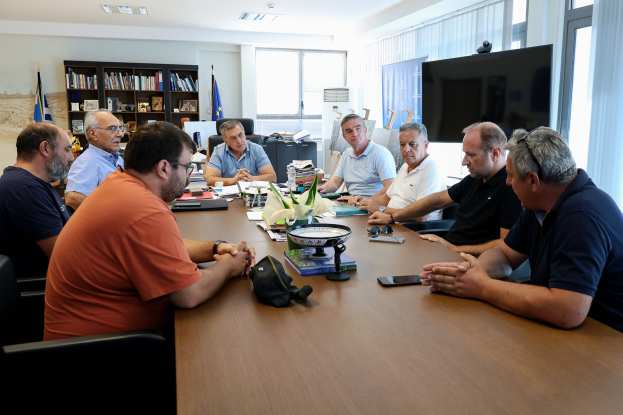 &Sigma;&upsilon;&nu;&epsilon;&rho;&gamma;&alpha;&sigma;ί&alpha; &Pi;&epsilon;&rho;&iota;&phi;έ&rho;&epsilon;&iota;&alpha;&sigmaf; &Theta;&epsilon;&sigma;&sigma;&alpha;&lambda;ί&alpha;&sigmaf; &mu;&epsilon; &Sigma;&upsilon;&nu;&epsilon;&tau;&alpha;&iota;&rho;&iota;&sigma;&mu;&omicron;ύ&sigmaf; &gamma;&iota;&alpha; &tau;&eta;&nu; &pi;&rho;&omicron;ώ&theta;&eta;&sigma;&eta; &kappa;&alpha;&iota; &alpha;&nu;ά&delta;&epsilon;&iota;&xi;&eta; &tau;&omega;&nu; &omicron;&sigma;&pi;&rho;ί&omega;&nu;