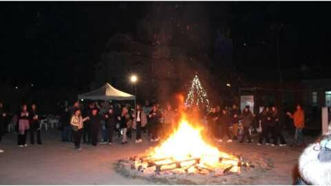&Mu;&epsilon; &pi;&alpha;&rho;&omicron;&upsilon;&sigma;ί&alpha; &pi;&lambda;ή&theta;&omicron;&upsilon;&sigmaf; &kappa;ό&sigma;&mu;&omicron;&upsilon; &tau;&omicron; ά&nu;&alpha;&mu;&mu;&alpha; &tau;&omicron;&upsilon; &Chi;&rho;&iota;&sigma;&tau;&omicron;&upsilon;&gamma;&epsilon;&nu;&nu;&iota;ά&tau;&iota;&kappa;&omicron;&upsilon; &delta;έ&nu;&tau;&rho;&omicron;&upsilon; &sigma;&tau;&omicron; &Delta;&iota;&alpha;&beta;&alpha;&tau;ό &Eta;&mu;&alpha;&theta;ί&alpha;&sigmaf;