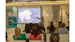 &Eta; &Pi;&epsilon;&rho;&iota;&phi;έ&rho;&epsilon;&iota;&alpha; &Kappa;&epsilon;&nu;&tau;&rho;&iota;&kappa;ή&sigmaf; &Mu;&alpha;&kappa;&epsilon;&delta;&omicron;&nu;ί&alpha;&sigmaf; &sigma;&epsilon; workshop &sigma;&tau;&eta; &Beta;&alpha;&lambda;έ&nu;&theta;&iota;&alpha; &tau;&eta;&sigmaf; &Iota;&sigma;&pi;&alpha;&nu;ί&alpha;&sigmaf; &gamma;&iota;&alpha; &tau;&eta;&nu; &tau;&omicron;&upsilon;&rho;&iota;&sigma;&tau;&iota;&kappa;ή &pi;&rho;&omicron;&beta;&omicron;&lambda;ή &tau;&eta;&sigmaf; &pi;&epsilon;&rho;&iota;&omicron;&chi;ή&sigmaf;