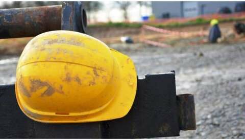 &Gamma;&Sigma;&Epsilon;&Epsilon;: &Epsilon;&phi;&iota;&alpha;&lambda;&tau;&iota;&kappa;ή &tau;&rho;&omicron;&pi;ή &mu;&epsilon; &kappa;&alpha;&theta;&eta;&mu;&epsilon;&rho;&iota;&nu;ά &epsilon;&rho;&gamma;&alpha;&tau;&iota;&kappa;ά &delta;&upsilon;&sigma;&tau;&upsilon;&chi;ή&mu;&alpha;&tau;&alpha; &kappa;&alpha;&iota; &alpha;&tau;&upsilon;&chi;ή&mu;&alpha;&tau;&alpha; &sigma;&epsilon; &chi;ώ&rho;&omicron;&upsilon;&sigmaf; &epsilon;&rho;&gamma;&alpha;&sigma;ί&alpha;&sigmaf;