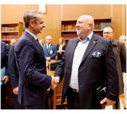 &Sigma;&upsilon;&nu;ά&nu;&tau;&eta;&sigma;&eta; &tau;&omicron;&upsilon; &Pi;&rho;&omicron;έ&delta;&rho;&omicron;&upsilon; &tau;&eta;&sigmaf; &Delta;.&Epsilon;.&Epsilon;.&Pi;. &Eta;&mu;&alpha;&theta;ί&alpha;&sigmaf; &kappa;. &Eta;&lambda;&iota;ό&pi;&omicron;&upsilon;&lambda;&omicron;&upsilon; &mu;&epsilon; &tau;&omicron;&nu; &Pi;&rho;ό&epsilon;&delta;&rho;&omicron; &tau;&eta;&sigmaf; &Nu;έ&alpha;&sigmaf; &Delta;&eta;&mu;&omicron;&kappa;&rho;&alpha;&tau;ί&alpha;&sigmaf; &kappa;. &Kappa;&upsilon;&rho;&iota;ά&kappa;&omicron; &Mu;&eta;&tau;&sigma;&omicron;&tau;ά&kappa;&eta;