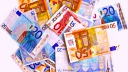 &Alpha;ύ&rho;&iota;&omicron; &kappa;&alpha;&tau;&alpha;&beta;ά&lambda;&lambda;&omicron;&nu;&tau;&alpha;&iota; &epsilon;&pi;&iota;&delta;ό&mu;&alpha;&tau;&alpha; ύ&psi;&omicron;&upsilon;&sigmaf; 185.824.170 &epsilon;&upsilon;&rho;ώ &sigma;&epsilon; 673.671 &delta;&iota;&kappa;&alpha;&iota;&omicron;ύ&chi;&omicron;&upsilon;&sigmaf;