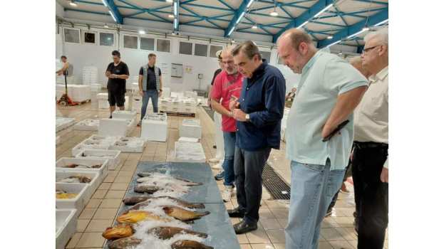 &Sigma;&upsilon;&nu;ά&nu;&tau;&eta;&sigma;&eta; &Upsilon;&Pi;&Alpha;&Alpha;&Tau; &Mu;&alpha;&rho;&gamma;&alpha;&rho;ί&tau;&eta; &Sigma;&chi;&omicron;&iota;&nu;ά &mu;&epsilon; &epsilon;&kappa;&pi;&rho;&omicron;&sigma;ώ&pi;&omicron;&upsilon;&sigmaf; ό&lambda;&omega;&nu; &tau;&omega;&nu; &alpha;&lambda;&iota;έ&omega;&nu; &kappa;&alpha;&iota; &epsilon;&mu;&pi;ό&rho;&omega;&nu;