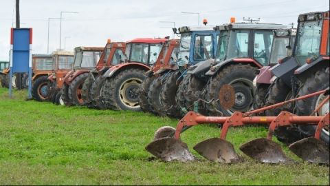 &Upsilon;&pi;&Alpha;&Alpha;&Tau; : 800 &epsilon;&kappa;&alpha;&tau;. &epsilon;&upsilon;&rho;ώ &sigma;&tau;&omicron;&upsilon;&sigmaf; &alpha;&gamma;&rho;ό&tau;&epsilon;&sigmaf; &mu;έ&chi;&rho;&iota; &tau;&omicron; &tau;έ&lambda;&omicron;&sigmaf; &tau;&omicron;&upsilon; έ&tau;&omicron;&upsilon;&sigmaf;