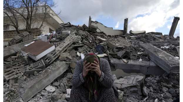 &Tau;&omicron;&upsilon;&rho;&kappa;ί&alpha;: &Eta; &epsilon;&lambda;&lambda;&eta;&nu;&iota;&kappa;ή &pi;&rho;&epsilon;&sigma;&beta;&epsilon;ί&alpha; &sigma;&tau;&eta;&nu; Ά&gamma;&kappa;&upsilon;&rho;&alpha; &gamma;&iota;&alpha; &tau;&omicron;&upsilon;&sigmaf; Έ&lambda;&lambda;&eta;&nu;&epsilon;&sigmaf; &pi;&omicron;&upsilon; &epsilon;ί&nu;&alpha;&iota; &sigma;&tau;&iota;&sigmaf; &pi;&lambda;&eta;&gamma;&epsilon;ί&sigma;&epsilon;&sigmaf; &alpha;&pi;ό &tau;&omicron;&nu; &sigma;&epsilon;&iota;&sigma;&mu;ό &pi;&epsilon;&rho;&iota;&omicron;&chi;έ&sigmaf;