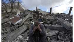 &Tau;&omicron;&upsilon;&rho;&kappa;ί&alpha;: &Eta; &epsilon;&lambda;&lambda;&eta;&nu;&iota;&kappa;ή &pi;&rho;&epsilon;&sigma;&beta;&epsilon;ί&alpha; &sigma;&tau;&eta;&nu; Ά&gamma;&kappa;&upsilon;&rho;&alpha; &gamma;&iota;&alpha; &tau;&omicron;&upsilon;&sigmaf; Έ&lambda;&lambda;&eta;&nu;&epsilon;&sigmaf; &pi;&omicron;&upsilon; &epsilon;ί&nu;&alpha;&iota; &sigma;&tau;&iota;&sigmaf; &pi;&lambda;&eta;&gamma;&epsilon;ί&sigma;&epsilon;&sigmaf; &alpha;&pi;ό &tau;&omicron;&nu; &sigma;&epsilon;&iota;&sigma;&mu;ό &pi;&epsilon;&rho;&iota;&omicron;&chi;έ&sigmaf;