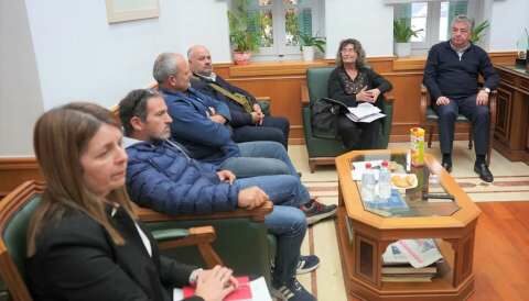 &Mu;&epsilon; &tau;&alpha; &Pi;&rho;&omicron;&epsilon;&delta;&rho;&epsilon;ί&alpha; &tau;&omega;&nu; &mu;&epsilon;&lambda;&iota;&sigma;&sigma;&omicron;&kappa;&omicron;&mu;&iota;&kappa;ώ&nu; &sigma;&upsilon;&lambda;&lambda;ό&gamma;&omega;&nu; &Kappa;&rho;ή&tau;&eta;&sigmaf; &sigma;&upsilon;&nu;&alpha;&nu;&tau;ή&theta;&eta;&kappa;&epsilon; &omicron; &Pi;&epsilon;&rho;&iota;&phi;&epsilon;&rho;&epsilon;&iota;ά&rho;&chi;&eta;&sigmaf; &Kappa;&rho;ή&tau;&eta;&sigmaf;