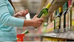 &Epsilon;&lambda;&alpha;&iota;ό&lambda;&alpha;&delta;&omicron;: &Alpha;&nu;&tau;&iota;&kappa;&lambda;&epsilon;&pi;&tau;&iota;&kappa;ά &sigma;&tau;&alpha; &sigma;&omicron;ύ&pi;&epsilon;&rho; &mu;ά&rho;&kappa;&epsilon;&tau; &sigma;&tau;&eta;&nu; &Iota;&sigma;&pi;&alpha;&nu;ί&alpha;, &kappa;&alpha;&theta;ώ&sigmaf; &eta; &tau;&iota;&mu;ή &tau;&omicron;&upsilon; έ&chi;&epsilon;&iota; &alpha;&upsilon;&xi;&eta;&theta;&epsilon;ί &kappa;&alpha;&tau;&alpha;&kappa;ό&rho;&upsilon;&phi;&alpha;