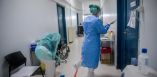 &Kappa;&omicron;&rho;&omega;&nu;&omicron;ϊ&omicron;&sigmaf;: 22 &nu;&epsilon;&kappa;&rho;&omicron;ί &kappa;&alpha;&iota; 281 &nu;&omicron;&sigma;&eta;&lambda;&epsilon;ύ&omicron;&nu;&tau;&alpha;&iota; &delta;&iota;&alpha;&sigma;&omega;&lambda;&eta;&nu;&omega;&mu;έ&nu;&omicron;&iota; &sigma;&epsilon; έ&nu;&alpha; 24&omega;&rho;&omicron; - 1327 &nu;έ&alpha; &kappa;&rho;&omicron;ύ&sigma;&mu;&alpha;&tau;&alpha;