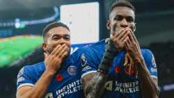 &Tau;&rho;&omicron;&mu;&epsilon;&rho;ό &pi;&alpha;&iota;&chi;&nu;ί&delta;&iota; &mu;&epsilon; 11 &gamma;&kappa;&omicron;&lambda; &sigma;&tau;&omicron; &Tau;ό&tau;&epsilon;&nu;&alpha;&mu;-&Tau;&sigma;έ&lambda;&sigma;&iota;