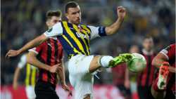 &Sigma;&tau;&eta;&nu; &Chi;ά&iota;&nu;&tau;&omicron;&upsilon;&kappa; &Sigma;&pi;&lambda;&iota;&tau; &upsilon;&pi;&omicron;&gamma;&rho;ά&phi;&epsilon;&iota; &omicron; &Tau;&zeta;έ&kappa;&omicron;