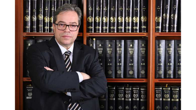 &Alpha;&nu;&tau;ώ&nu;&eta;&sigmaf; &Mu;&alpha;&rho;&kappa;&omicron;ύ&lambda;&eta;&sigmaf;: &Alpha;&lambda;&lambda;&alpha;&gamma;ή &tau;ώ&rho;&alpha;, &mu;&epsilon; &Pi;&Alpha;.&Sigma;&Omicron;.&Kappa;.