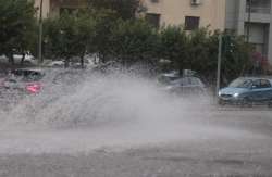 &Iota;&sigma;&chi;&upsilon;&rho;ή &nu;&epsilon;&rho;&omicron;&pi;&omicron;&nu;&tau;ή &kappa;&alpha;&iota; &chi;&alpha;&lambda;ά&zeta;&iota; &sigma;&epsilon; &mu;έ&gamma;&epsilon;&theta;&omicron;&sigmaf; &phi;&omicron;&upsilon;&nu;&tau;&omicron;&upsilon;&kappa;&iota;&omicron;ύ &sigma;&tau;&eta;&nu; &Kappa;&alpha;&lambda;&alpha;&mu;&alpha;&rho;&iota;ά