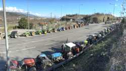 &Mu;&epsilon; &mu;&epsilon;&gamma;ά&lambda;&eta; &delta;&upsilon;&nu;&alpha;&mu;&iota;&kappa;ή &tau;&omicron; &mu;&pi;&lambda;ό&kappa;&omicron; &tau;&omicron;&upsilon; &Mu;&epsilon;&sigma;&eta;&mu;&epsilon;&rho;ί&omicron;&upsilon; Έ&delta;&epsilon;&sigma;&sigma;&alpha;&sigmaf; - &Tau;&iota; &zeta;&eta;&tau;&omicron;ύ&nu; &omicron;&iota; &kappa;&epsilon;&rho;&alpha;&sigma;&omicron;&pi;&alpha;&rho;&alpha;&gamma;&omega;&gamma;&omicron;ί