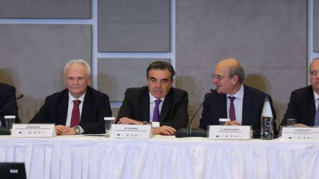 &Upsilon;&pi;&Alpha;&Alpha;&Tau;, &Mu;. &Sigma;&chi;&omicron;&iota;&nu;ά&sigmaf;: &Mu;έ&sigma;&alpha; &alpha;&pi;ό &tau;&omicron;&nu; &delta;&iota;ά&lambda;&omicron;&gamma;&omicron; &gamma;&iota;&alpha; &tau;&eta; &nu;έ&alpha; &Kappa;&Alpha;&Pi; &omicron;&iota;&kappa;&omicron;&delta;&omicron;&mu;&omicron;ύ&mu;&epsilon; έ&nu;&alpha; &nu;έ&omicron; &epsilon;&theta;&nu;&iota;&kappa;ό &sigma;&upsilon;&mu;&beta;ό&lambda;&alpha;&iota;&omicron; &gamma;&iota;&alpha; &tau;&eta;&nu; &epsilon;&pi;&alpha;&nu;&epsilon;&kappa;&kappa;ί&nu;&eta;&sigma;&eta; &tau;&omicron;&upsilon; &pi;&rho;&omega;&tau;&omicron;&gamma;&epsilon;&nu;&omicron;ύ&sigmaf; &tau;&omicron;&mu;έ&alpha;