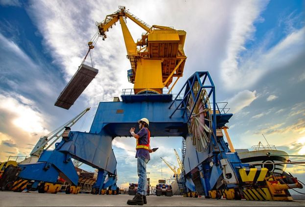 &Sigma;&Epsilon;&Beta;&Epsilon;: &Tau;&omicron; &phi;&rho;ά&gamma;&mu;&alpha; &tau;&omega;&nu; 35 &delta;&iota;&sigmaf; &alpha;&nu;&alpha;&mu;έ&nu;&epsilon;&tau;&alpha;&iota; &nu;&alpha; &sigma;&pi;ά&sigma;&omicron;&upsilon;&nu; &omicron;&iota; &epsilon;&lambda;&lambda;&eta;&nu;&iota;&kappa;έ&sigmaf; &epsilon;&xi;&alpha;&gamma;&omega;&gamma;έ&sigmaf; &tau;&omicron; 2021