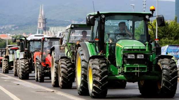 &Sigma;&tau;&alpha; &mu;&pi;&lambda;ό&kappa;&alpha; &omicron;&iota; &Alpha;&gamma;&rho;&omicron;&tau;&iota;&kappa;&omicron;ί &sigma;ύ&lambda;&lambda;&omicron;&gamma;&omicron;&iota; &Delta;ή&mu;&omicron;&upsilon; &Tau;&upsilon;&rho;&nu;ά&beta;&omicron;&upsilon;: &Pi;&alpha;&lambda;&epsilon;ύ&omicron;&upsilon;&mu;&epsilon; &gamma;&iota;&alpha; &tau;&eta;&nu; &epsilon;&pi;&iota;&beta;ί&omega;&sigma;&eta; &mu;&alpha;&sigmaf; , &eta; &kappa;&upsilon;&beta;έ&rho;&nu;&eta;&sigma;&eta; &delta;&epsilon;&nu; &mu;&alpha;&sigmaf; &delta;ί&nu;&epsilon;&iota; &tau;ί&pi;&omicron;&tau;&alpha;