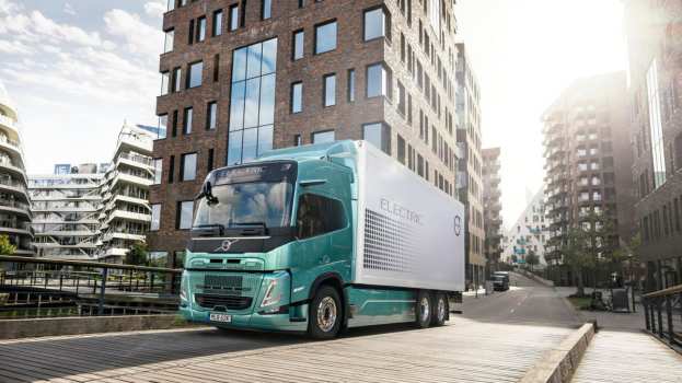Volvo Trucks: &Nu;έ&alpha; &eta;&lambda;&epsilon;&kappa;&tau;&rho;&iota;&kappa;ά &phi;&omicron;&rho;&tau;&eta;&gamma;ά &mu;&epsilon; &alpha;&upsilon;&tau;&omicron;&nu;&omicron;&mu;ί&alpha; έ&omega;&sigmaf; &kappa;&alpha;&iota; 700 &chi;&lambda;&mu;.