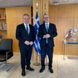 &Sigma;&tau;&alpha;&mu;&epsilon;&nu;ί&tau;&eta;&sigmaf;: &laquo;&Tau;&rho;&omicron;&pi;&omicron;&lambda;&omicron;&gamma;ί&alpha; &ndash; &lambda;ύ&sigma;&eta; &gamma;&iota;&alpha; &tau;&iota;&sigmaf; &epsilon;&pi;&iota;&delta;&omicron;&tau;ή&sigma;&epsilon;&iota;&sigmaf; &tau;&omicron;&upsilon; 2025 &sigma;&epsilon; &pi;&alpha;&rho;&alpha;&gamma;&omega;&gamma;&omicron;ύ&sigmaf; &mu;&epsilon; &pi;&rho;&omicron;&beta;&lambda;ή&mu;&alpha;&tau;&alpha; &iota;&delta;&iota;&omicron;&kappa;&tau;&eta;&sigma;&iota;&alpha;&kappa;&omicron;ύ &kappa;&alpha;&theta;&epsilon;&sigma;&tau;ώ&tau;&omicron;&sigmaf; &alpha;&gamma;&rho;&omicron;&tau;&epsilon;&mu;&alpha;&chi;ί&omega;&nu;&raquo;