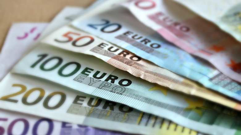 &Sigma;&tau;ή&rho;&iota;&xi;&eta; &tau;&omega;&nu; &Alpha;&gamma;&rho;&omicron;&tau;ώ&nu; &mu;&epsilon; &Kappa;&rho;&alpha;&tau;&iota;&kappa;έ&sigmaf; &Epsilon;&nu;&iota;&sigma;&chi;ύ&sigma;&epsilon;&iota;&sigmaf; De Minimis ύ&psi;&omicron;&upsilon;&sigmaf; 24,6 &epsilon;&kappa;&alpha;&tau;. &epsilon;&upsilon;&rho;ώ &ndash; &Sigma;&epsilon; &epsilon;&xi;έ&lambda;&iota;&xi;&eta; &eta; &delta;&iota;&alpha;&delta;&iota;&kappa;&alpha;&sigma;ί&alpha; &upsilon;&pi;&omicron;&beta;&omicron;&lambda;ή&sigmaf; &alpha;&iota;&tau;ή&sigma;&epsilon;&omega;&nu;