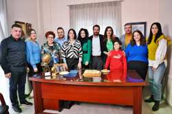 &Pi;&rho;&omega;&tau;&omicron;&chi;&rho;&omicron;&nu;&iota;ά&tau;&iota;&kappa;&eta; &pi;ί&tau;&alpha; &kappa;&alpha;&iota; &pi;&omicron;&lambda;&iota;&tau;&iota;&kappa;ά &mu;&eta;&nu;ύ&mu;&alpha;&tau;&alpha; &sigma;&tau;&omicron; &gamma;&rho;&alpha;&phi;&epsilon;ί&omicron; &tau;&omicron;&upsilon; &Tau;ά&sigma;&omicron;&upsilon; &Mu;&pi;&alpha;&rho;&tau;&zeta;ώ&kappa;&alpha;