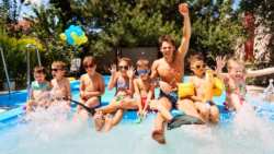 &Mu;έ&chi;&rho;&iota; &tau;&eta;&nu; &Kappa;&upsilon;&rho;&iota;&alpha;&kappa;ή &omicron;&iota; &alpha;&iota;&tau;ή&sigma;&epsilon;&iota;&sigmaf; &gamma;&iota;&alpha; 70.000 voucher &pi;&alpha;&iota;&delta;&iota;&kappa;ώ&nu; &kappa;&alpha;&tau;&alpha;&sigma;&kappa;&eta;&nu;ώ&sigma;&epsilon;&omega;&nu; &tau;&eta;&sigmaf; &Delta;&Upsilon;&Pi;&Alpha;