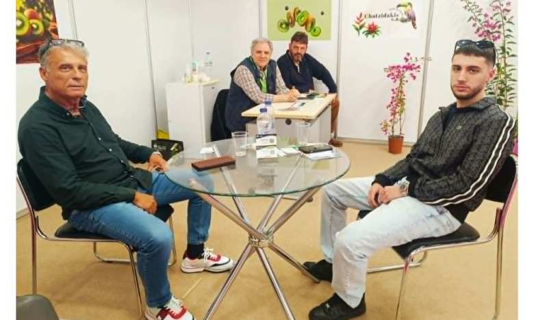 &Sigma;&upsilon;&nu;ά&nu;&tau;&eta;&sigma;&eta; &sigma;&tau;&eta; Freskon 2026 &mu;&epsilon; &epsilon;&pi;ί&kappa;&epsilon;&nu;&tau;&rho;&omicron; &tau;&omicron; &alpha;&chi;&lambda;ά&delta;&iota; Eden &tau;&omega;&nu; Chatzidakis S.A., &Delta;&alpha;&nu;&iota;&eta;&lambda;ί&delta;&eta;&sigmaf; &kappa;&alpha;&iota; &epsilon;&kappa;&pi;&rho;&omicron;&sigma;ώ&pi;&omicron;&upsilon; Green Yard