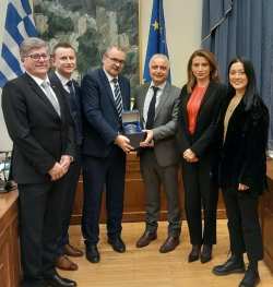 &Mu;&epsilon; &alpha;&nu;&tau;&iota;&pi;&rho;&omicron;&sigma;&omega;&pi;&epsilon;ί&alpha; &Tau;&sigma;έ&chi;&omega;&nu; &Beta;&omicron;&upsilon;&lambda;&epsilon;&upsilon;&tau;ώ&nu; &sigma;&upsilon;&zeta;ή&tau;&eta;&sigma;&epsilon; &omicron; &Lambda;ά&zeta;&alpha;&rho;&omicron;&sigmaf; &Tau;&sigma;&alpha;&beta;&delta;&alpha;&rho;ί&delta;&eta;&sigmaf; &tau;&iota;&sigmaf; &epsilon;&lambda;&lambda;&eta;&nu;&iota;&kappa;έ&sigmaf; &theta;έ&sigma;&epsilon;&iota;&sigmaf; &gamma;&iota;&alpha; &tau;&omicron; &mu;&epsilon;&tau;&alpha;&nu;&alpha;&sigma;&tau;&epsilon;&upsilon;&tau;&iota;&kappa;ό &zeta;ή&tau;&eta;&mu;&alpha;