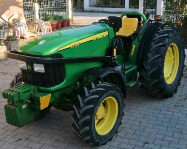 &Pi;&omega;&lambda;&epsilon;ί&tau;&alpha;&iota; &tau;&rho;&alpha;&kappa;&tau;έ&rho; John Deere &sigma;&epsilon; ά&rho;&iota;&sigma;&tau;&eta; &kappa;&alpha;&tau;ά&sigma;&tau;&alpha;&sigma;&eta;
