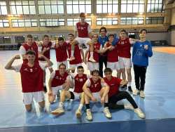 &Sigma;&tau;&eta;&nu; &tau;&epsilon;&lambda;&iota;&kappa;ή &phi;ά&sigma;&eta; &Pi;&alpha;ί&delta;&omega;&nu; &omicron; &Zeta;&alpha;&phi;&epsilon;&iota;&rho;ά&kappa;&eta;&sigmaf;!