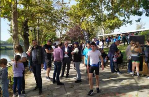 &Sigma;&tau;&omicron;&upsilon;&sigmaf; &delta;&iota;&alpha;&sigma;&upsilon;&lambda;&lambda;&omicron;&gamma;&iota;&kappa;&omicron;ύ&sigmaf; &alpha;&gamma;ώ&nu;&epsilon;&sigmaf; &kappa;&omega;&pi;&eta;&lambda;&alpha;&sigma;ί&alpha;&sigmaf; &tau;&omicron;&upsilon; &Nu;&alpha;&upsilon;&tau;&alpha;&theta;&lambda;&eta;&tau;&iota;&kappa;&omicron;ύ &Kappa;έ&nu;&tau;&rho;&omicron;&upsilon; &Lambda;&omicron;&upsilon;&delta;ί&alpha; &omicron; &Gamma;&iota;ώ&rho;&gamma;&omicron;&sigmaf; &Kappa;&alpha;&rho;&alpha;&sigma;&mu;ά&nu;&eta;&sigmaf;